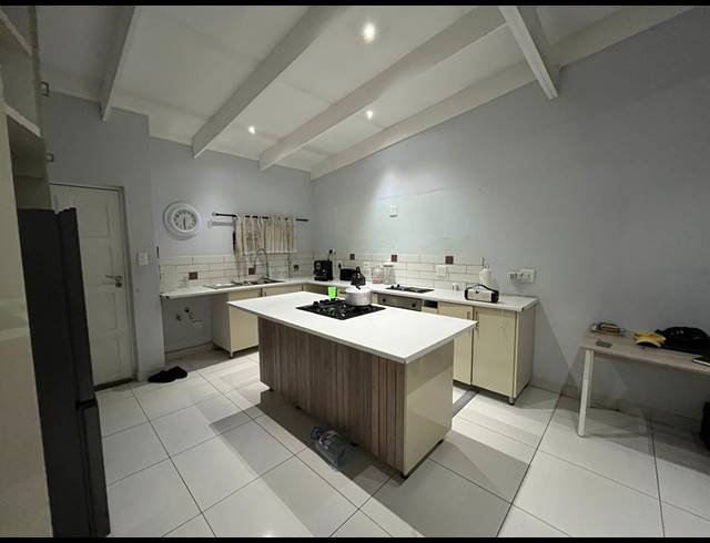 3 BEDROOM TOWNHOUSE FOR SALE IN WATERVAL EAST